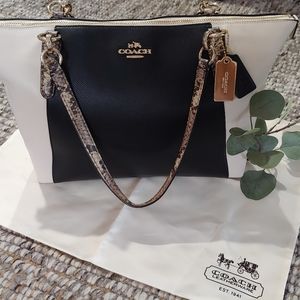 Coach Black & White Shoulderbag / Tote